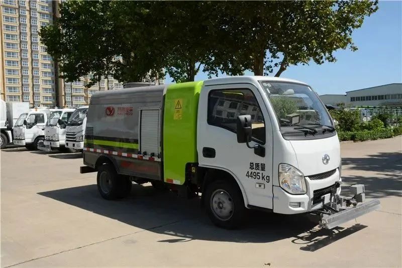 跃迪集团新能源小型路面养护车--助力城市绿色发展